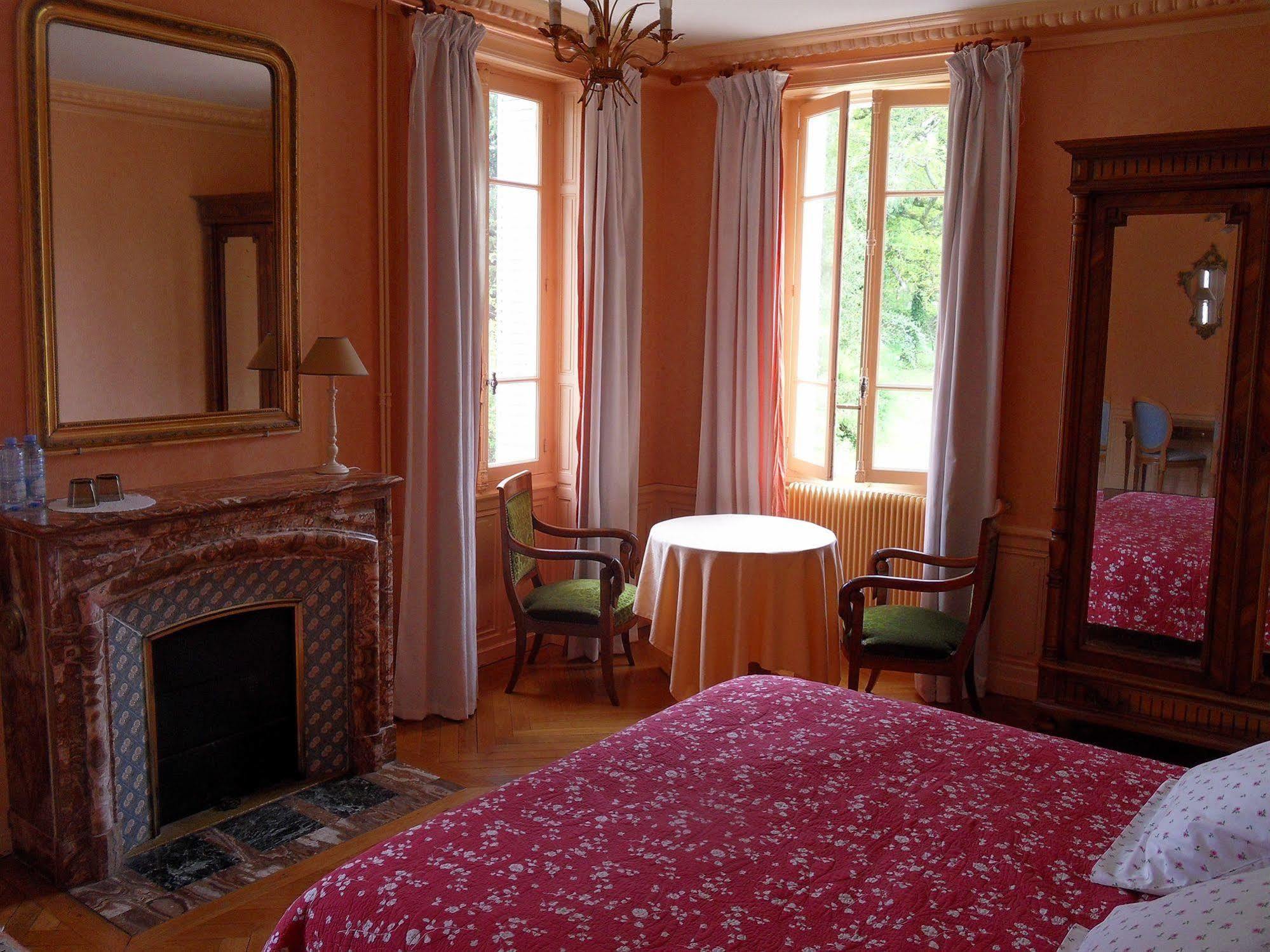 Chateau De La Motte Noailly 외부 사진